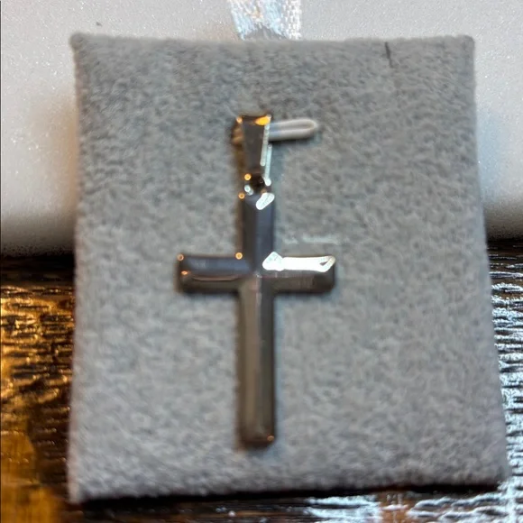 STERLING SILVER CROSS PENDANT - Picture 6 of 6